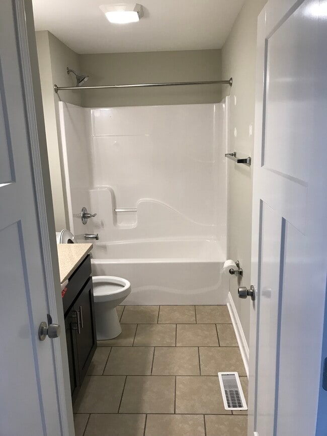 Photo - 356 Catalpa Cir