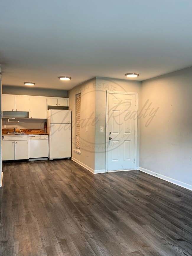 Photo - One Bedroom Condo, FIRST FLOOR, Assigned Parking Space and Near Madison Park! Unit A-6