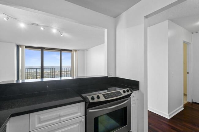 Photo - 1 bedroom in Chicago IL 60613 Unidad 4410