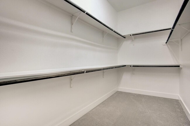 14 foot master closet - 2926 Alice St Unit Alice Park