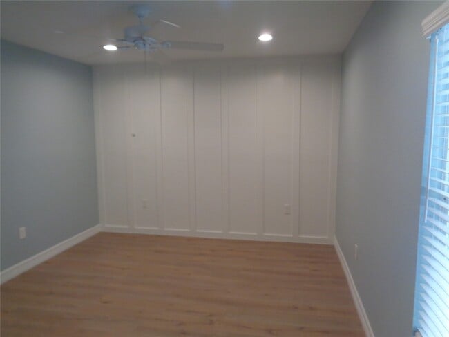 Building Photo - 2035 Sherwood Forest St