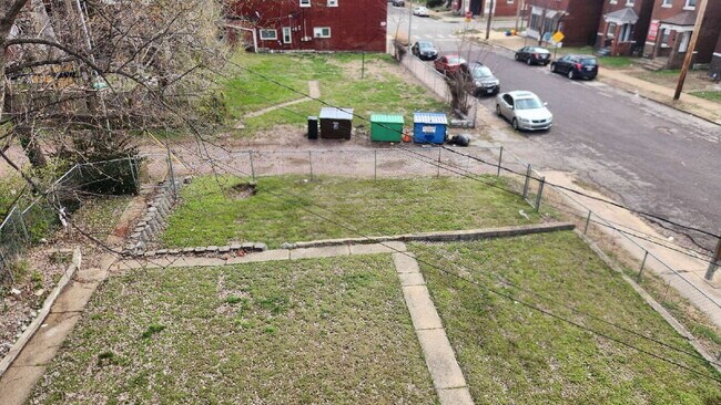 Photo - "Charming 1-Bed Oasis in Vibrant St. Louis - Your Urban Retreat Awaits!" Unit 2F