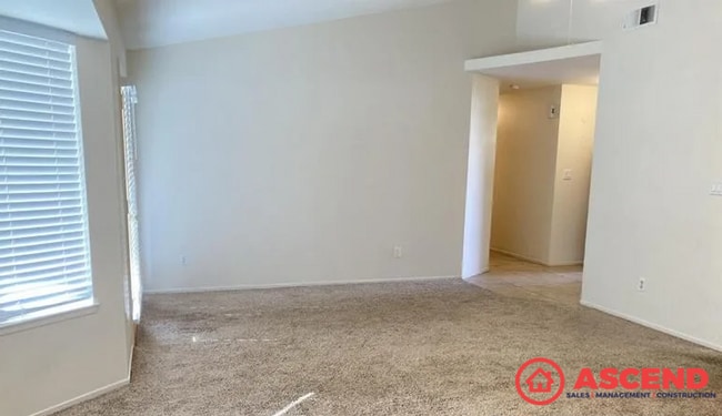 Photo - Spacious 3 Bedroom Home with Fireplace & Garage in Northwest Bakersfield