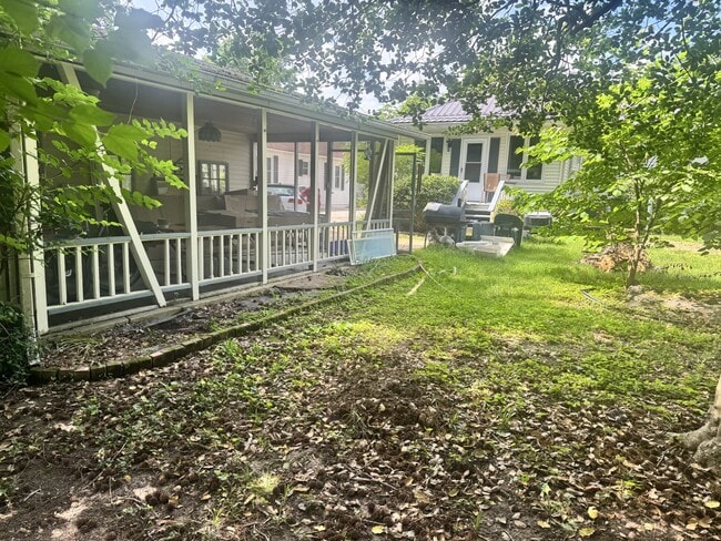 Photo - 122 E Dillon St