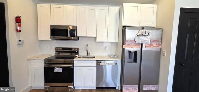 Photo - 1543 N 33rd St Unit 2