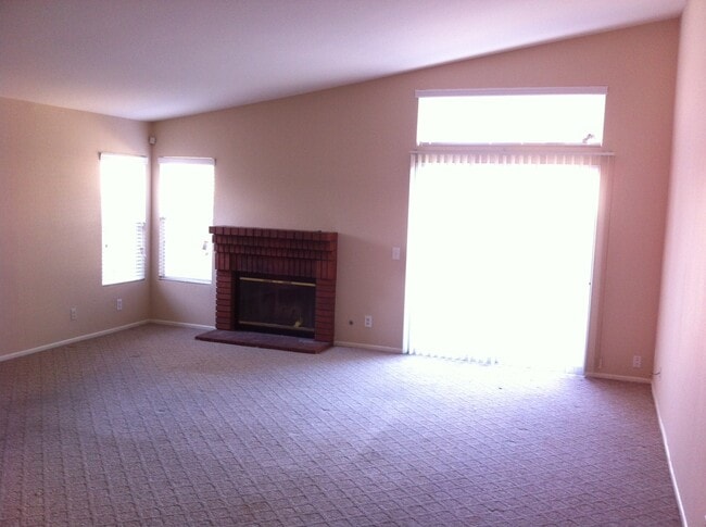 Photo - 3 BEDROOM HOME NEAR EAGLE RANCH COMMUNITY OFF TOPAZ RD.