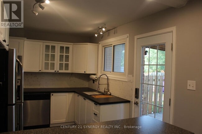 Photo - 241 Wilfred Crescent