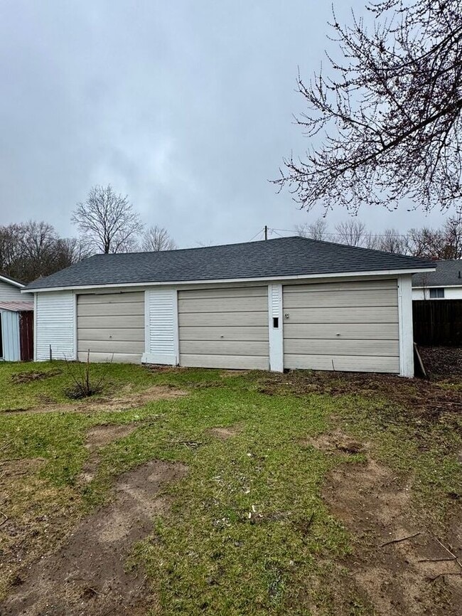 Photo - Updated 2 bedroom Niles Home