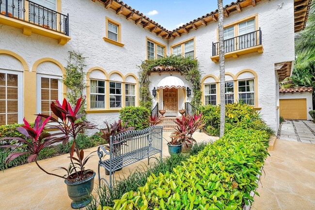 Photo - 325 Seaspray Ave