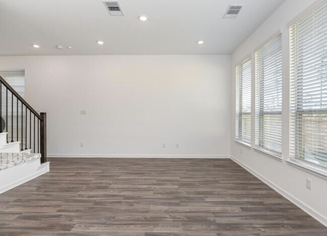 Photo - 530 Dry Fork Ln