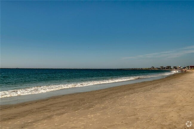 Building Photo - 154 Sand Hill Cove Rd Rental