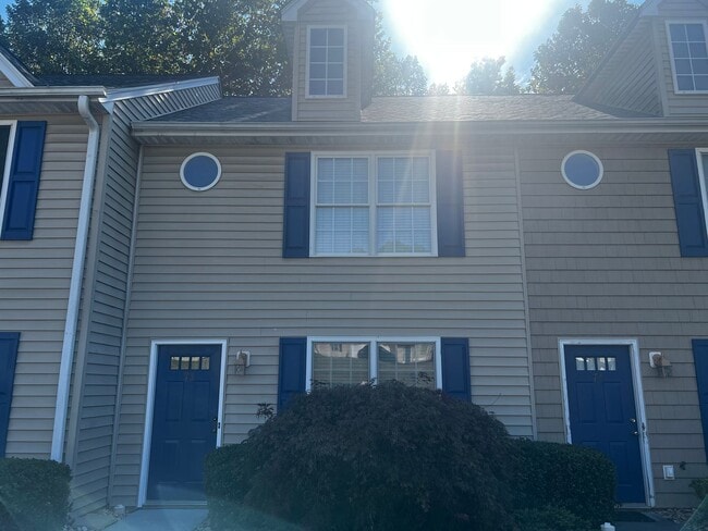 Building Photo - Indigo Run Townhomes-2 stories with Back P...