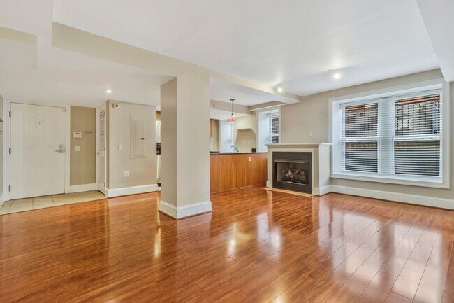 Photo - 1750 16th St NW