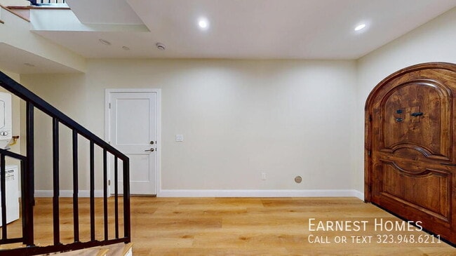 Photo - 310 N 3rd St Unidad B