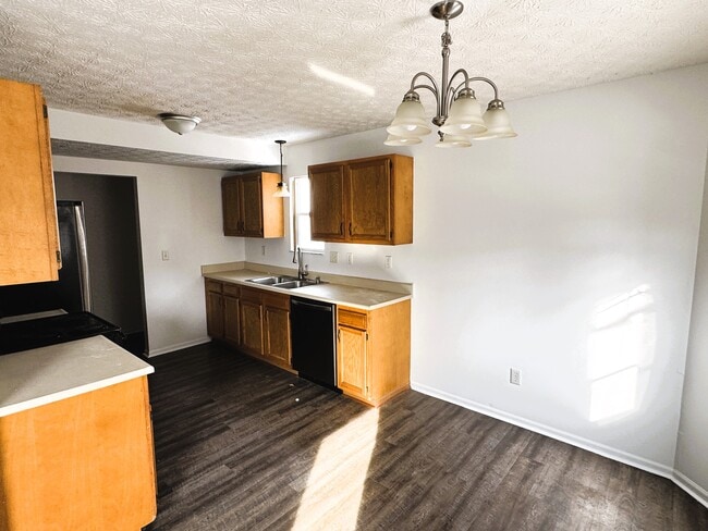 Kitchen - 3766 Dunlane Ct