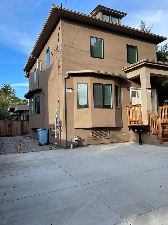 Photo - 1825 Berkeley Way