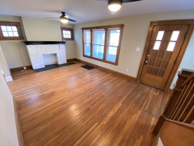 Photo - 3 Bedroom House - Grandview Area