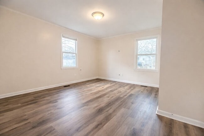 Photo - 1205 Broadus Ave SE