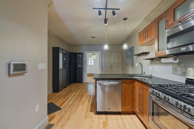 Photo - 65 WEBSTER Ave Unit 1B