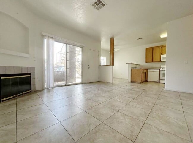 Photo - 4730 E Craig Rd
