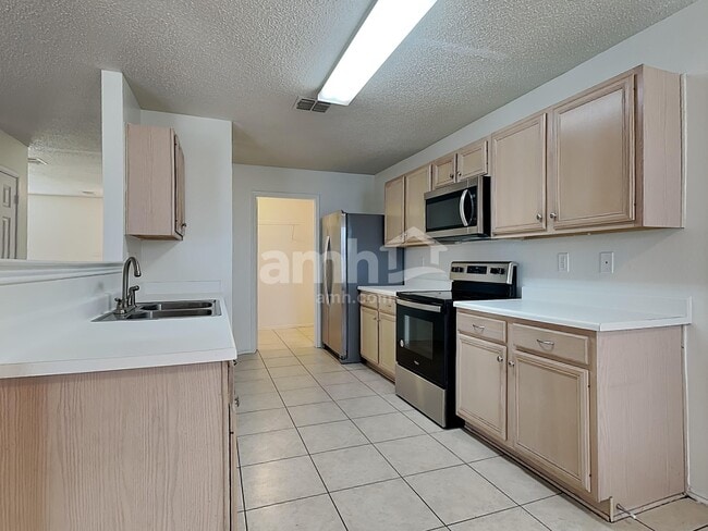 Photo - 1528 Englewood Dr