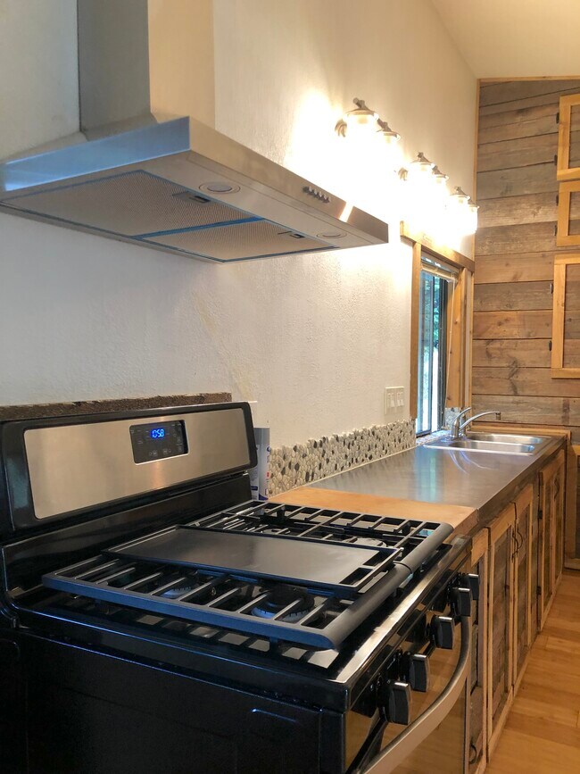 Photo - 60 W Puyallup Dr