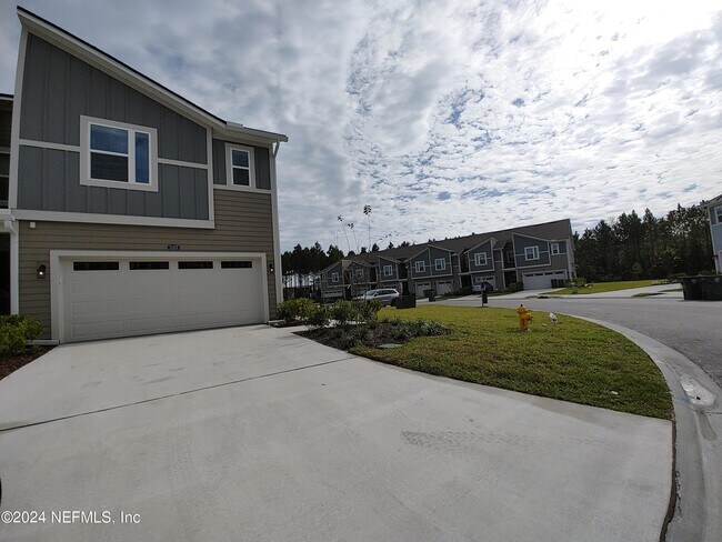 11253 Minnetta Ct