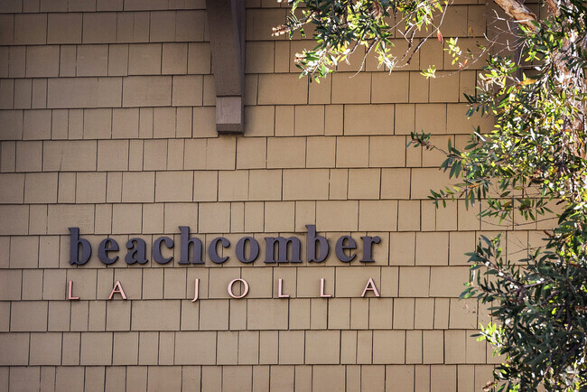 Building Photo - Elan Beachcomber La Jolla Rental