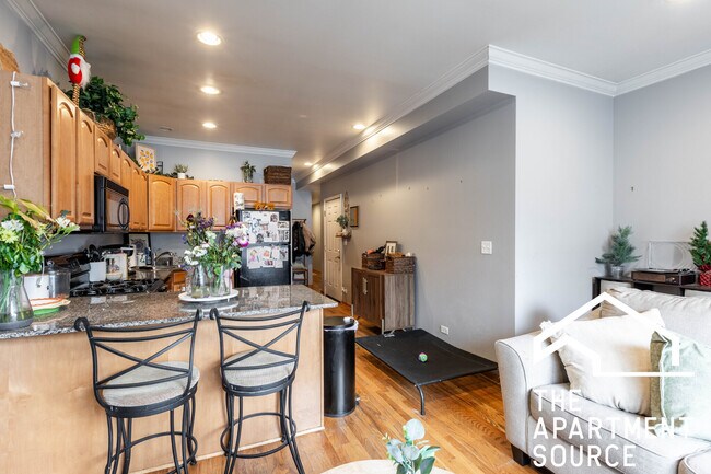 Photo - 907 W Belmont Ave Unidad 3R