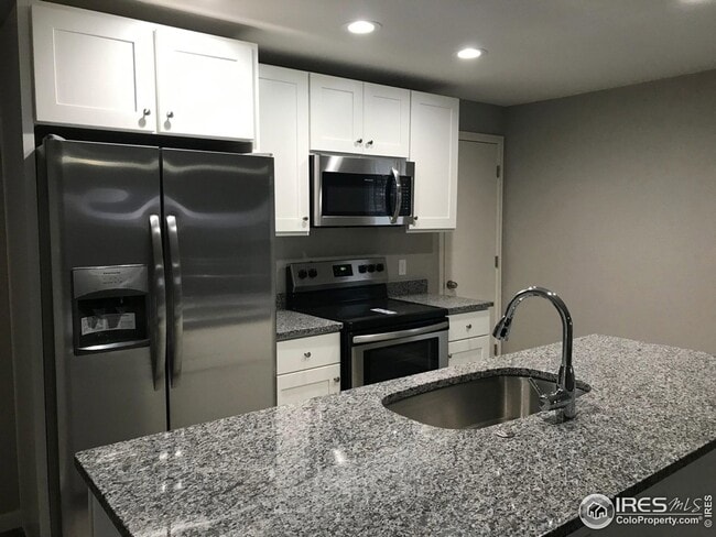 Photo - Now Taking Applications!