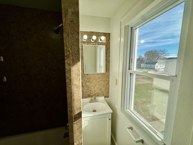 Photo - Updated 3BR Townhome Across from Stephens Park