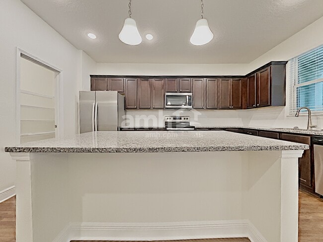 Photo - 737 Zarabrooke Ct