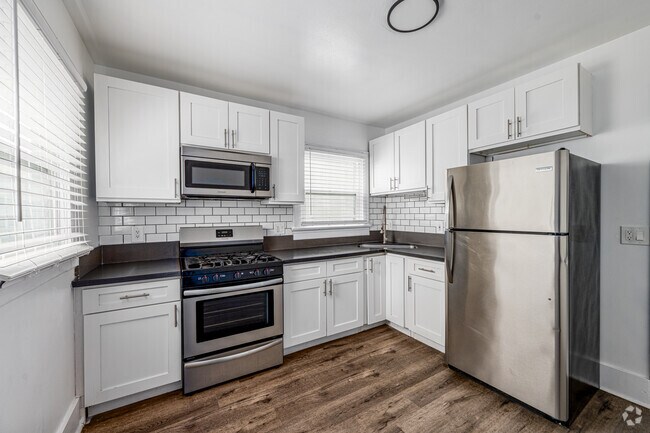 2BR, 1BA - Kitchen