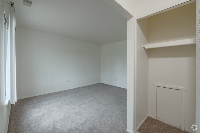 1BR, 1BA Bedroom