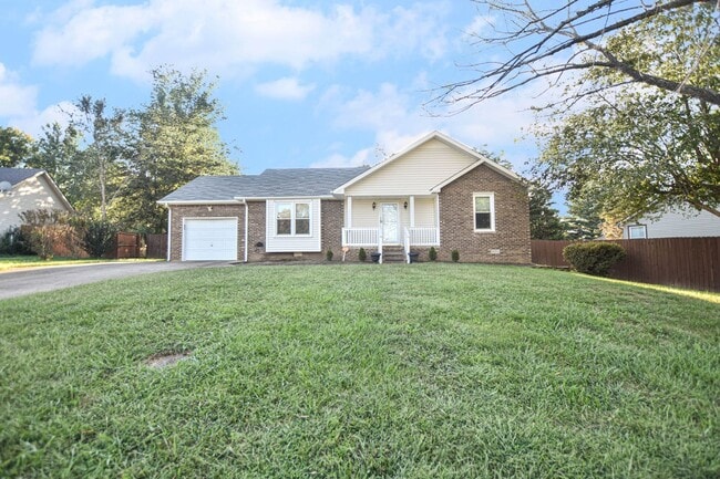 Building Photo - Pet Friendly Three Bedroom! Rental