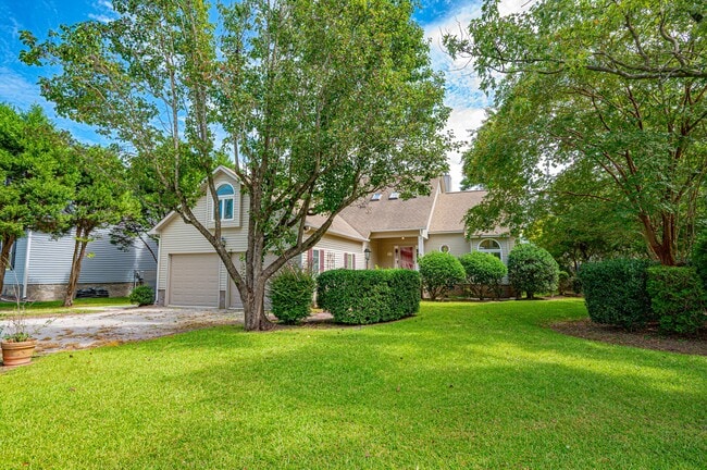 6118 Gondolier Dr