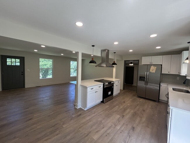 Building Photo - 1783 Warfield Dr