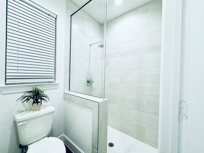 Photo - 2717 Clinton Dr