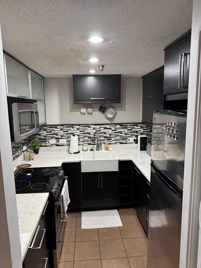 Photo - 2 Bed/1 Bath FULLY Furnished Condo at City Heights!