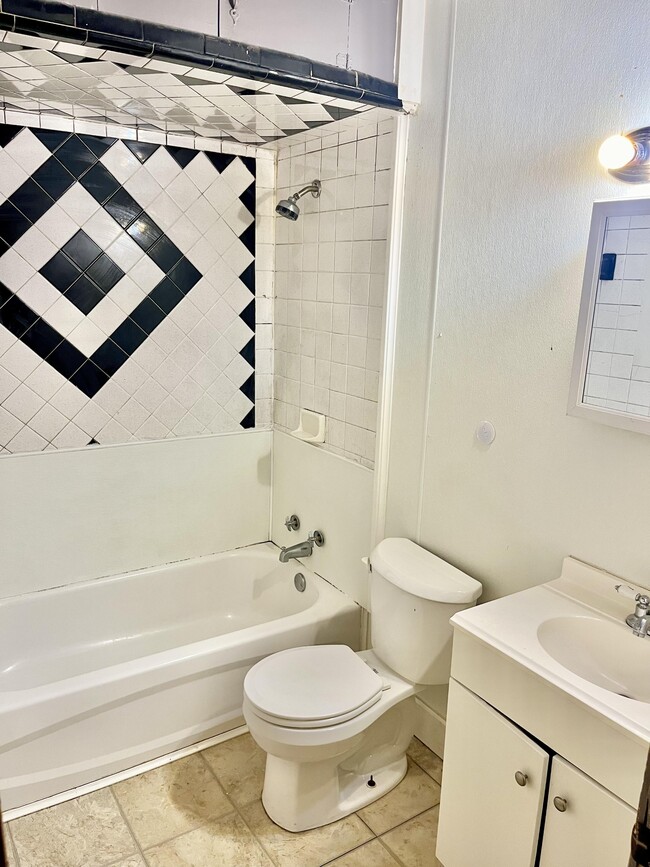 Photo - 5967 Byron Ave