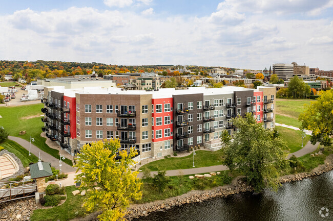 Complex West View - The Apartments at Riverlife