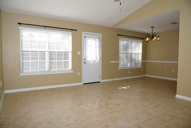 Photo - 1127 Ivey Terrace