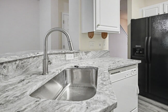 Photo - 113 Olde Towne Way