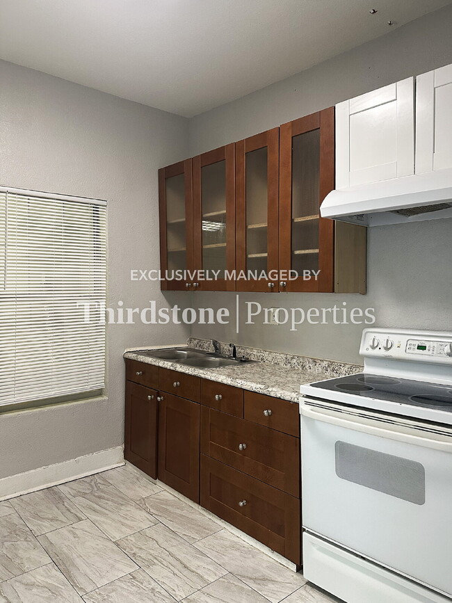 Building Photo - 1474 Windle St Rental