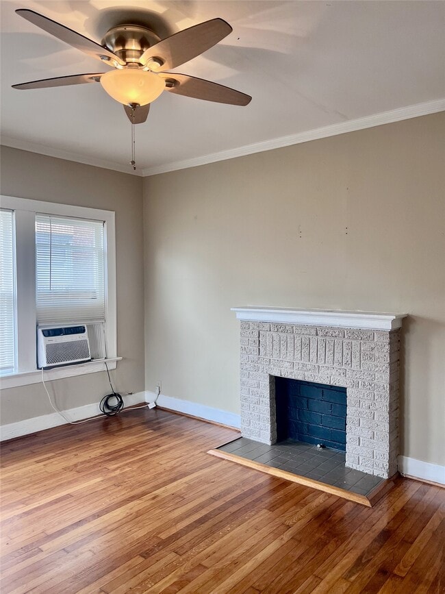 Building Photo - 320 W Polk St Unit 2