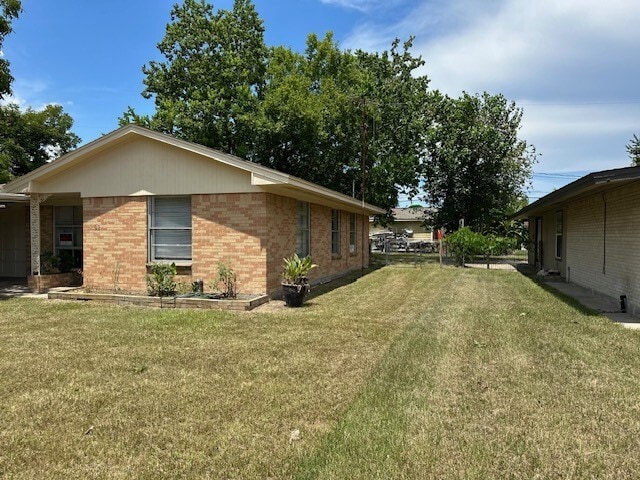 Photo - 122 W Wellington St