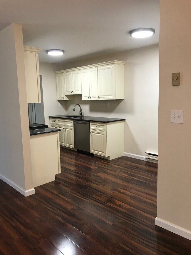 Photo - 34 Meadow Green Cir Unit B