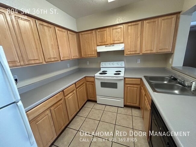 Photo - 804 SW 36th St