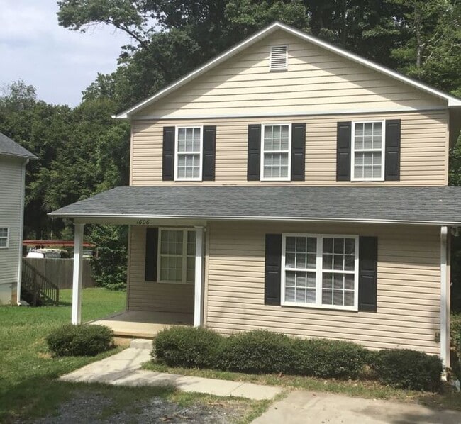 Photo - 1606 Allenbrook Dr House