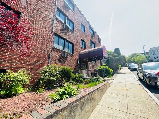 Building Photo - SUPERB Jones Hill location! Rental